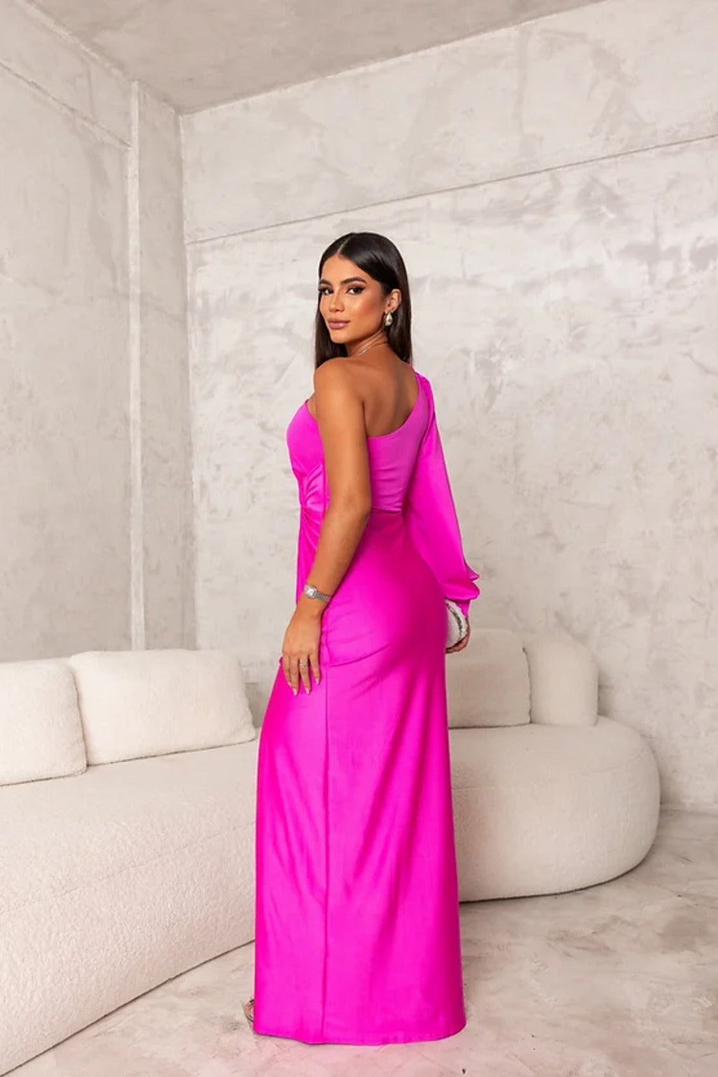 KYARA – Elegantes und raffiniertes Kleid