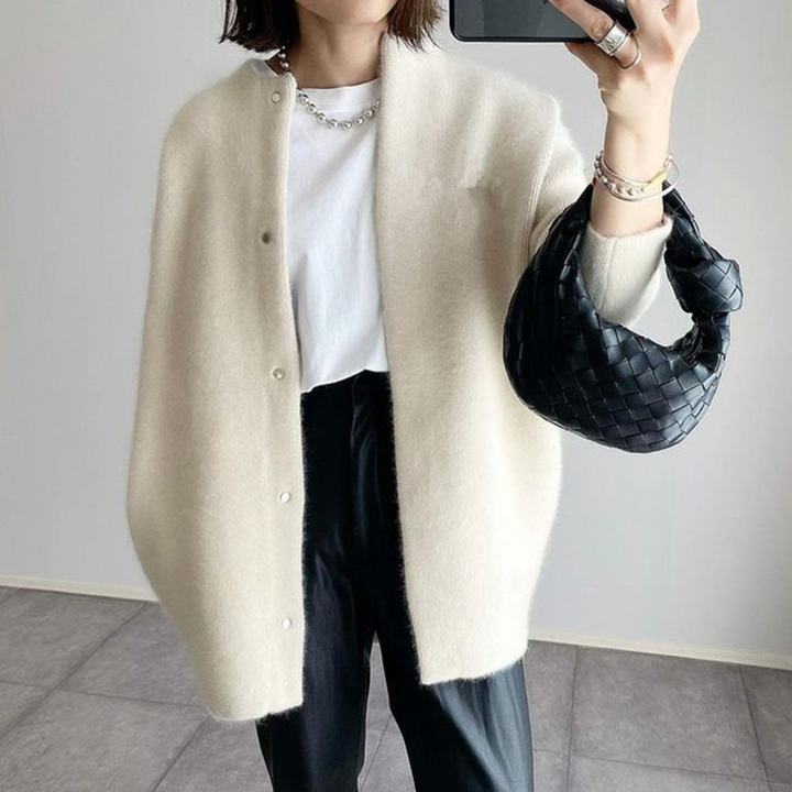 Sandrine – Strickjacke mit Natur und Weichheit
