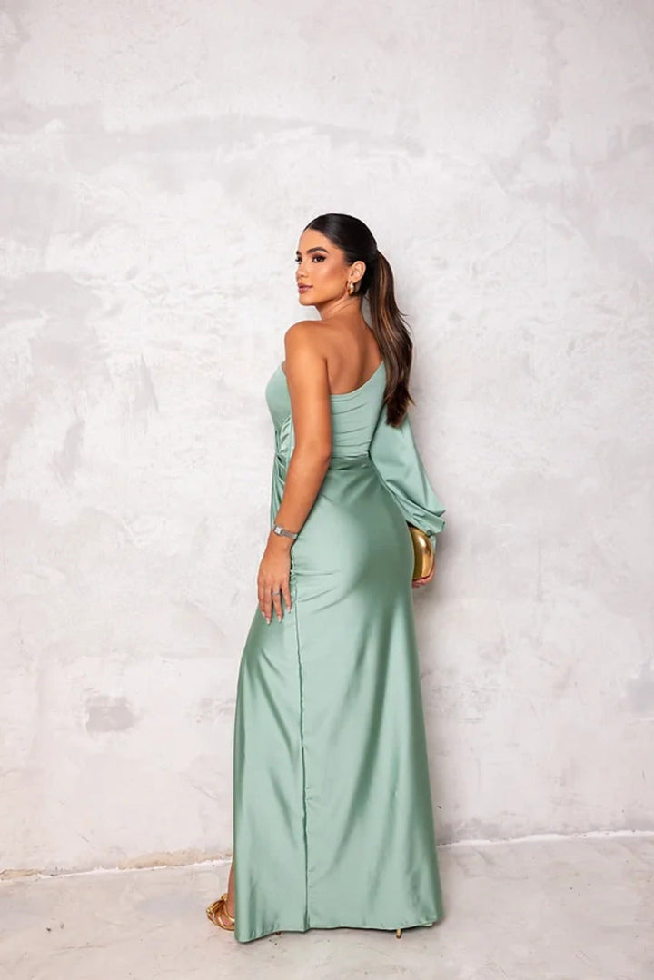 KYARA – Elegantes und raffiniertes Kleid