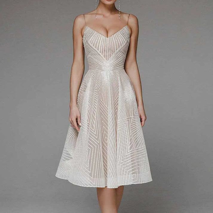 Loren - Elegantes Kleid mit offenem Rücken