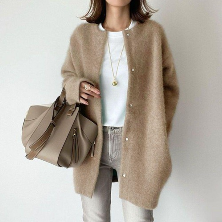 Sandrine – Strickjacke mit Natur und Weichheit