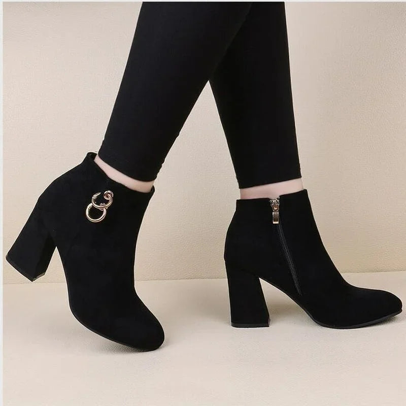 Olivia - Retro Plüsch Stiefeletten