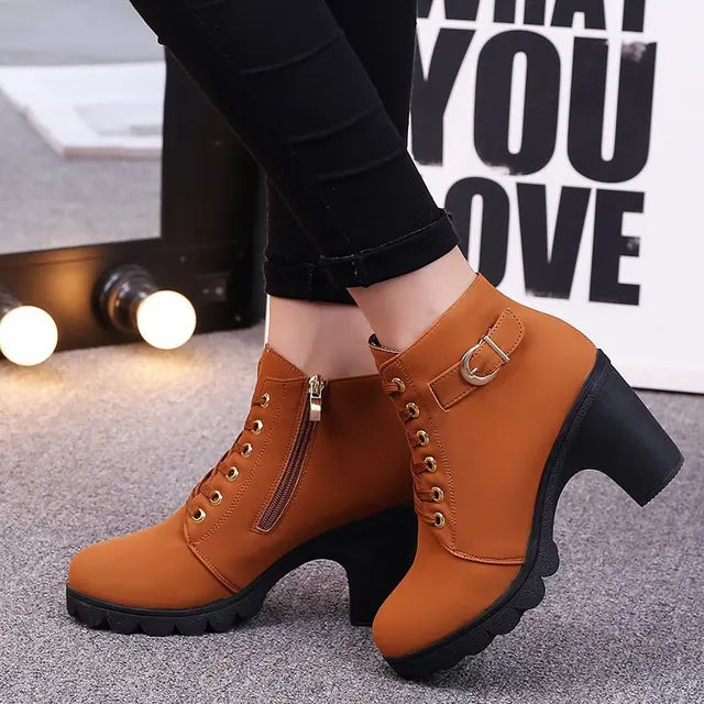 Jane - High Heel Kurzstiefel
