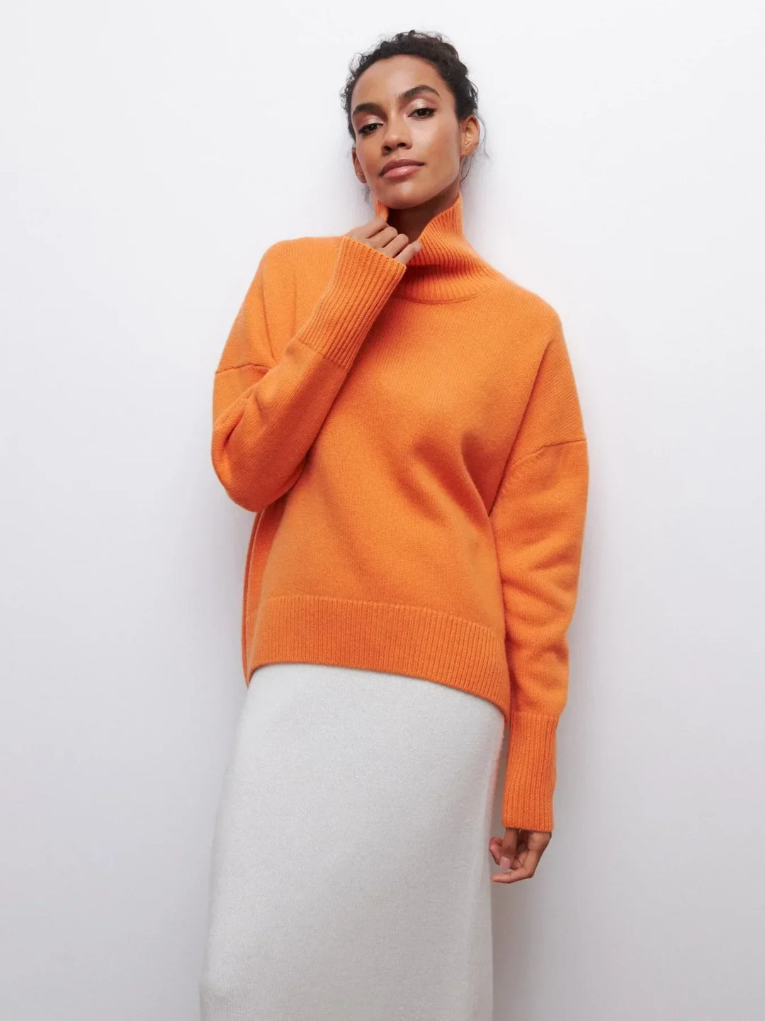 Olivia - Pullover mit Schildkrötenkette