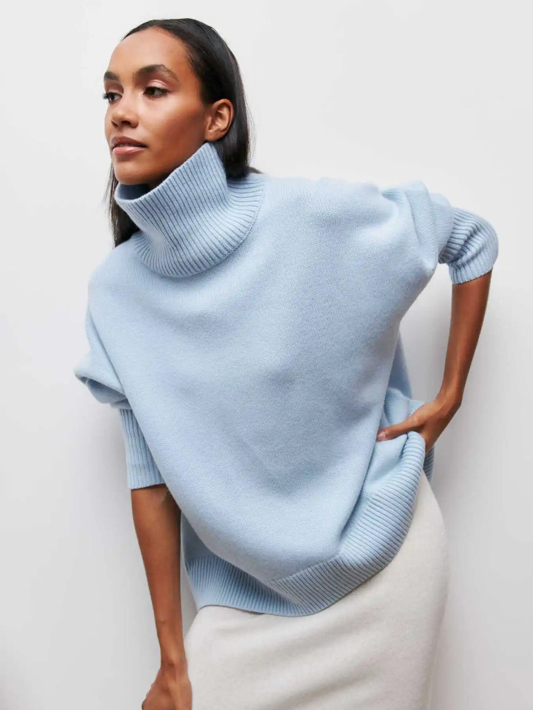 Olivia - Pullover mit Schildkrötenkette