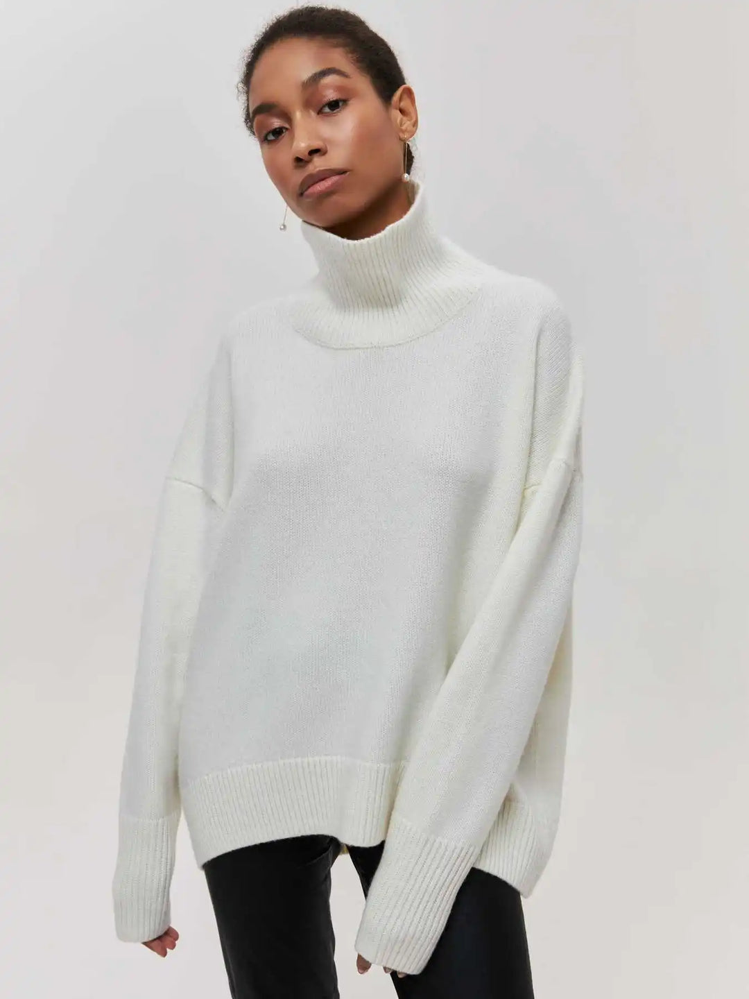 Olivia - Pullover mit Schildkrötenkette