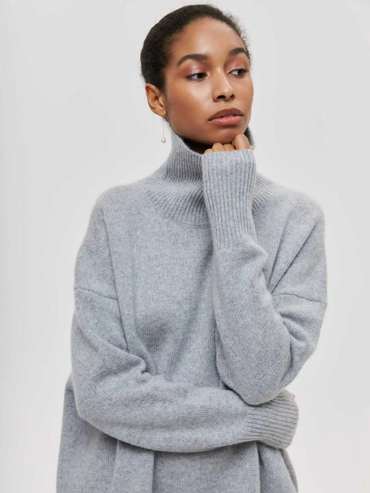 Olivia - Pullover mit Schildkrötenkette