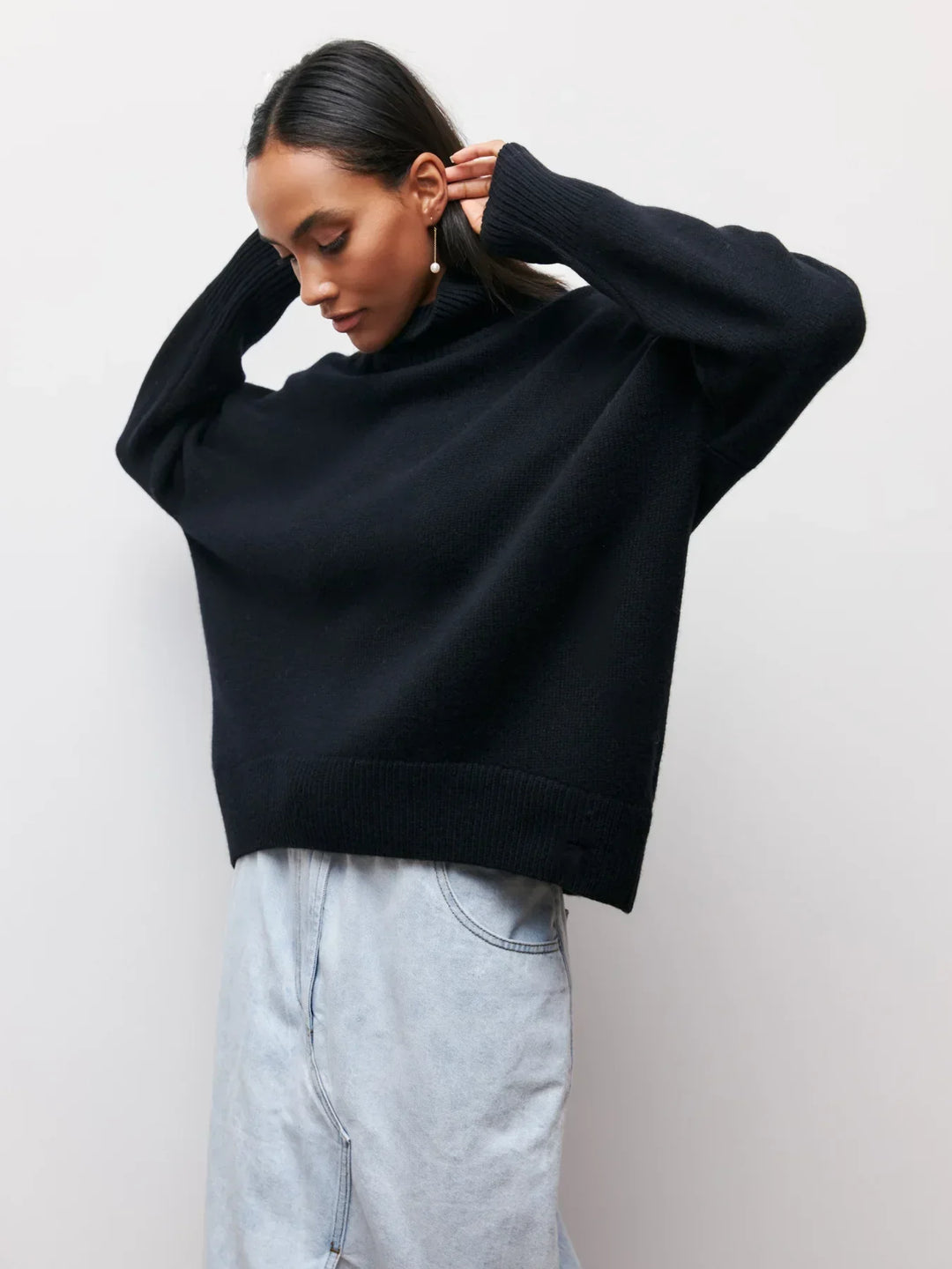 Olivia - Pullover mit Schildkrötenkette