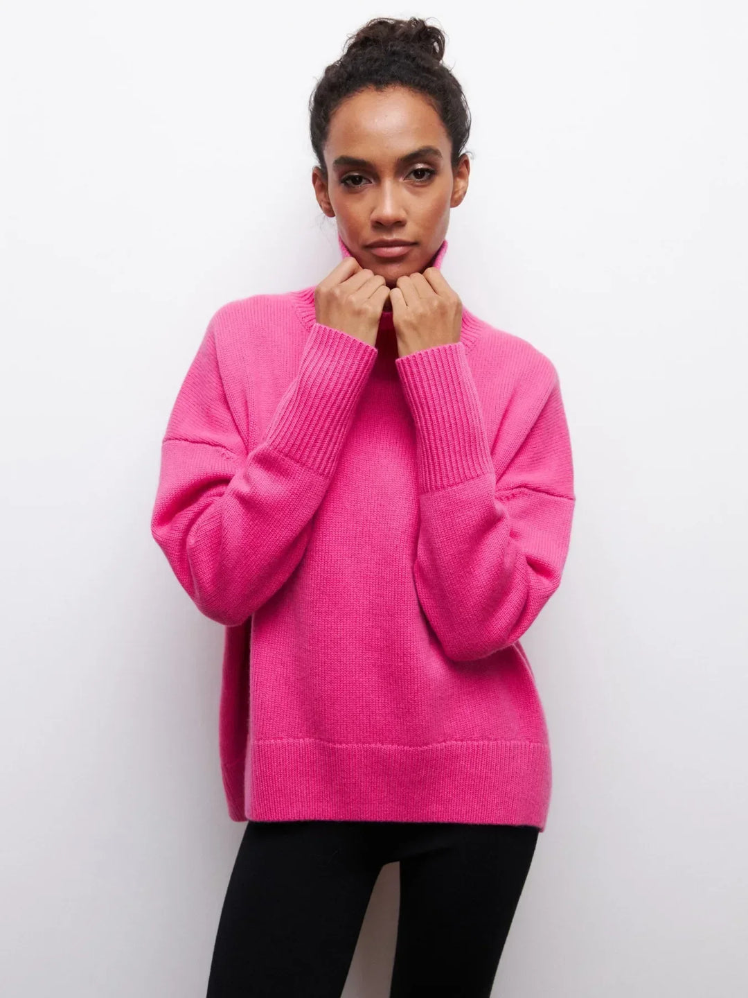 Olivia - Pullover mit Schildkrötenkette