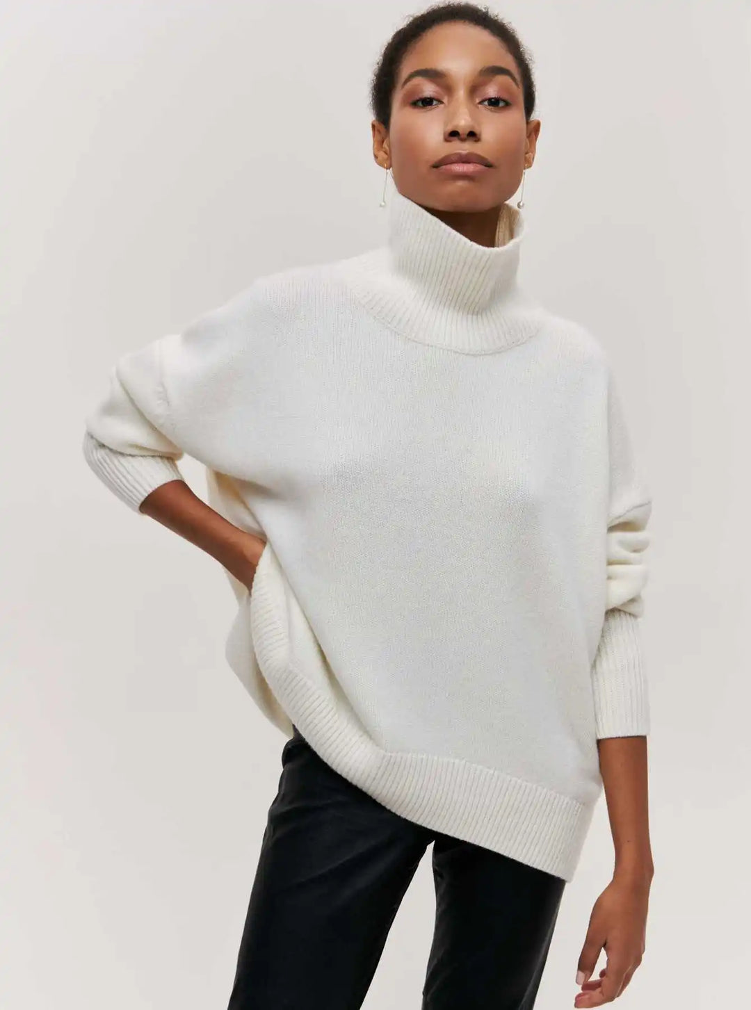 Olivia - Pullover mit Schildkrötenkette