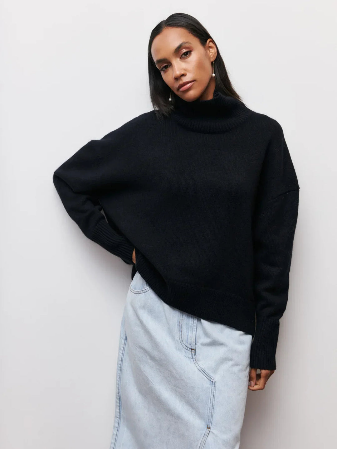 Olivia - Pullover mit Schildkrötenkette