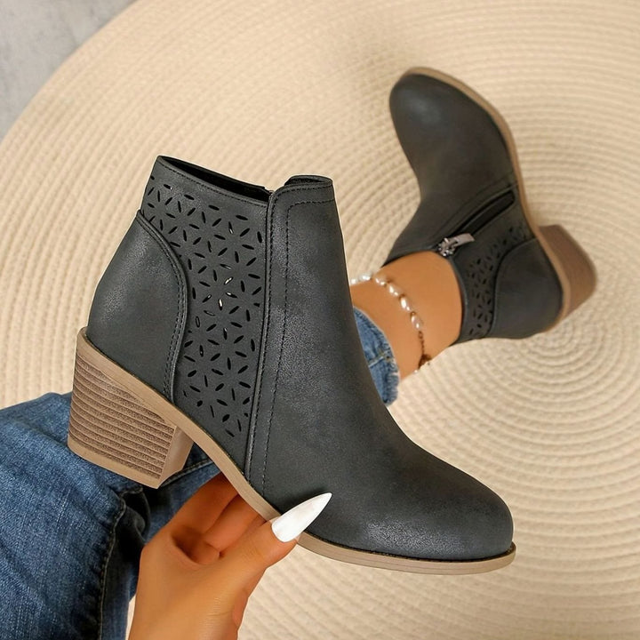 Damen Ankle Boots mit seitlichem Reißverschluss Blockabsatz Cutout - Schwarz