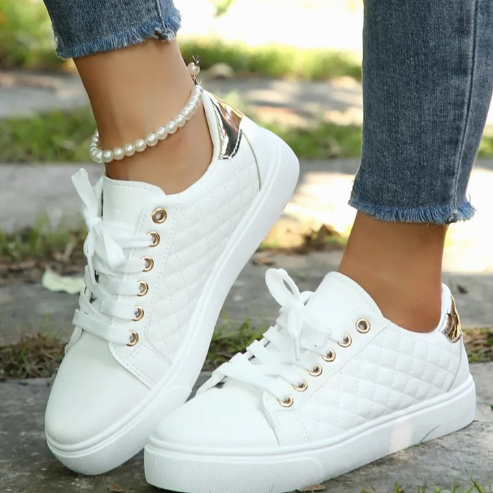 Damen Gesteppte Schnürsneaker mit Golddetails Flache Plateau-Sohle - Weiß