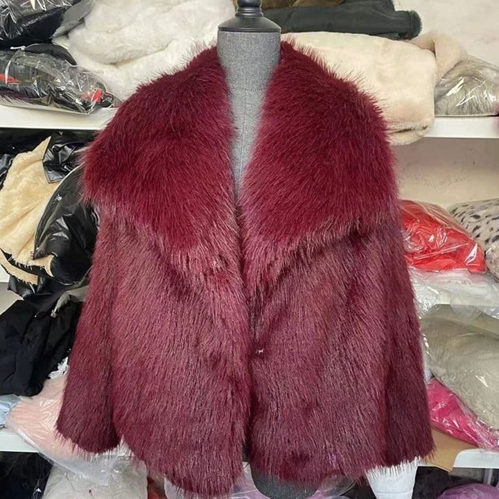 Damen Kurze Kuschelige Winterjacke aus Kunstfell mit Lockerem Schnitt - Bordeaux