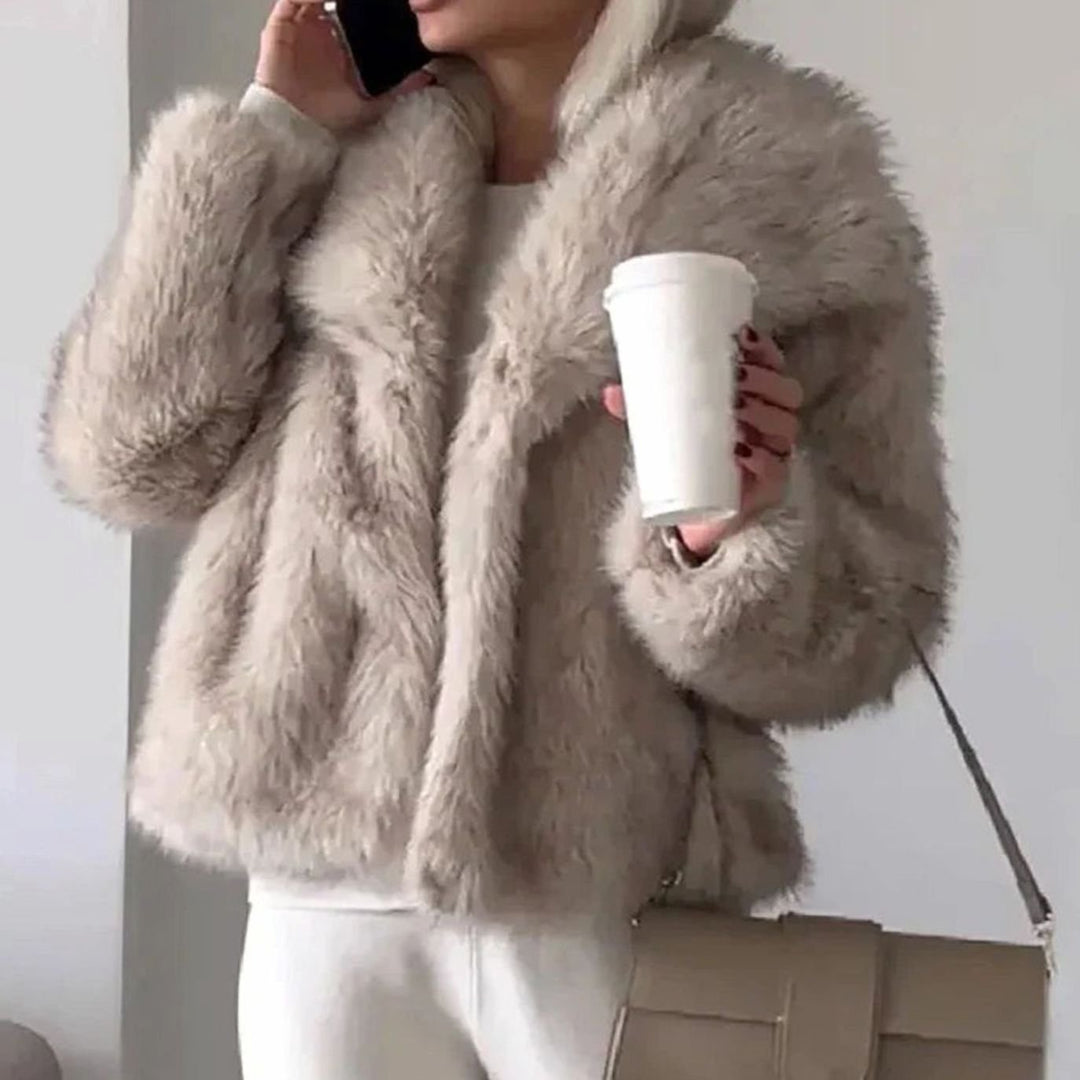 Damen Kurze Kuschelige Winterjacke aus Kunstfell mit Lockerem Schnitt - Hellbraun