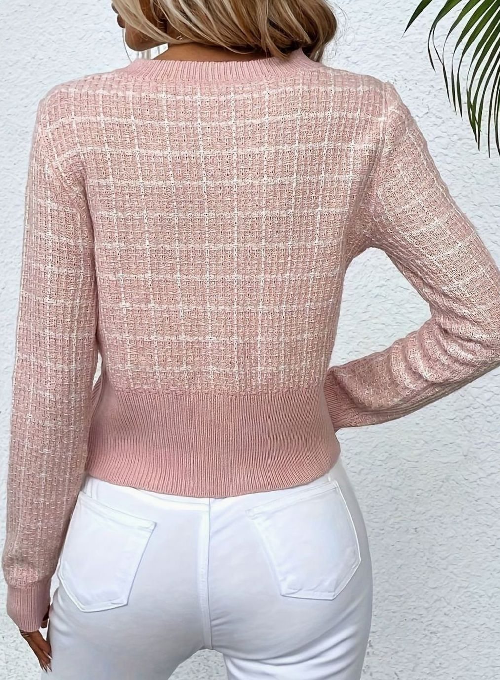 Damen Kurze Taillierte Strickjacke aus Tweed-Material mit Goldknöpfen