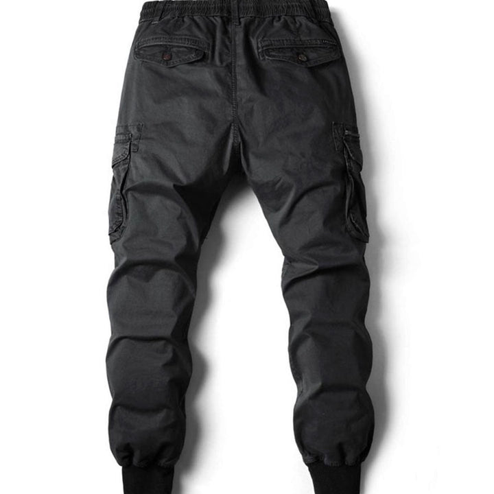 Herren Cargo-Jogger mit schmal zulaufender Passform und Cargotaschen