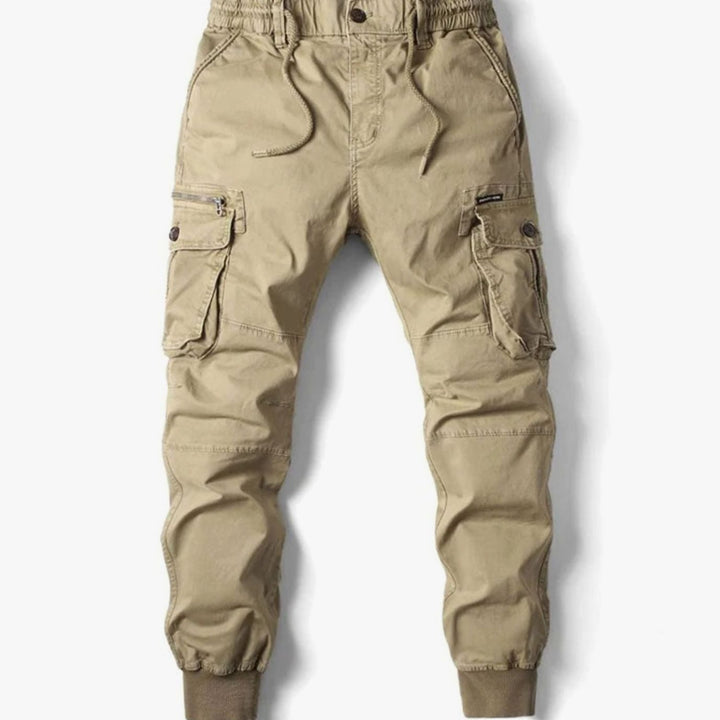 Herren Cargo-Jogger mit schmal zulaufender Passform und Cargotaschen