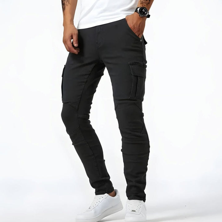 Herren Slim-Fit Cargohose mit schmaler Passform und Seitentaschen - Schwarz