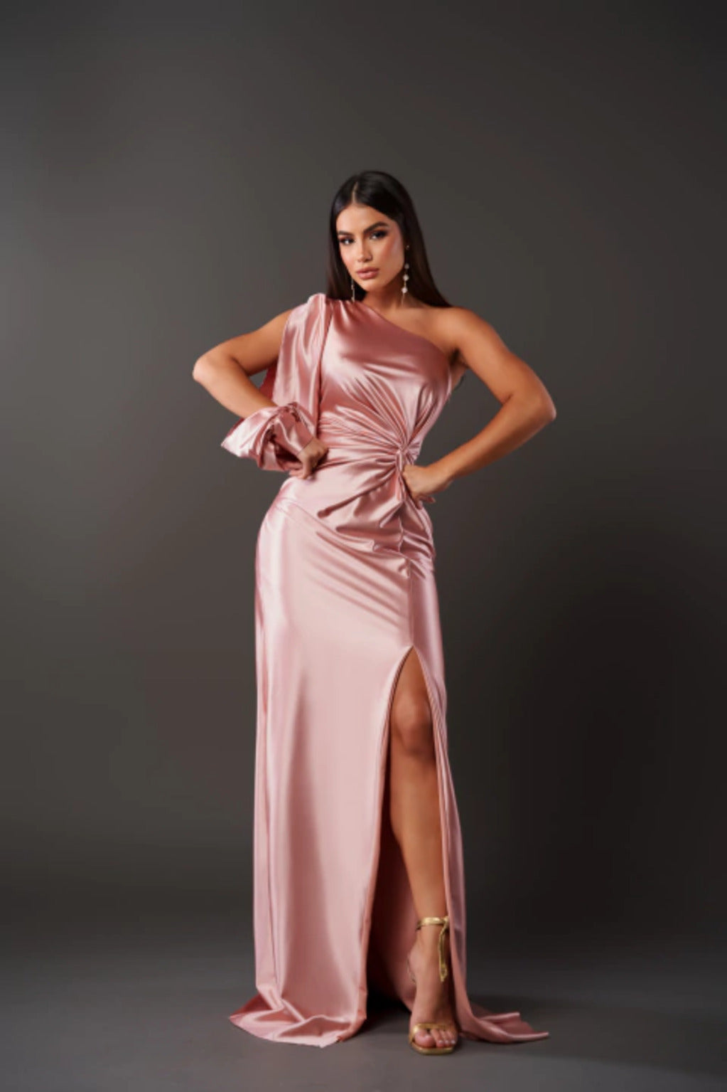 KYARA – Elegantes und raffiniertes Kleid