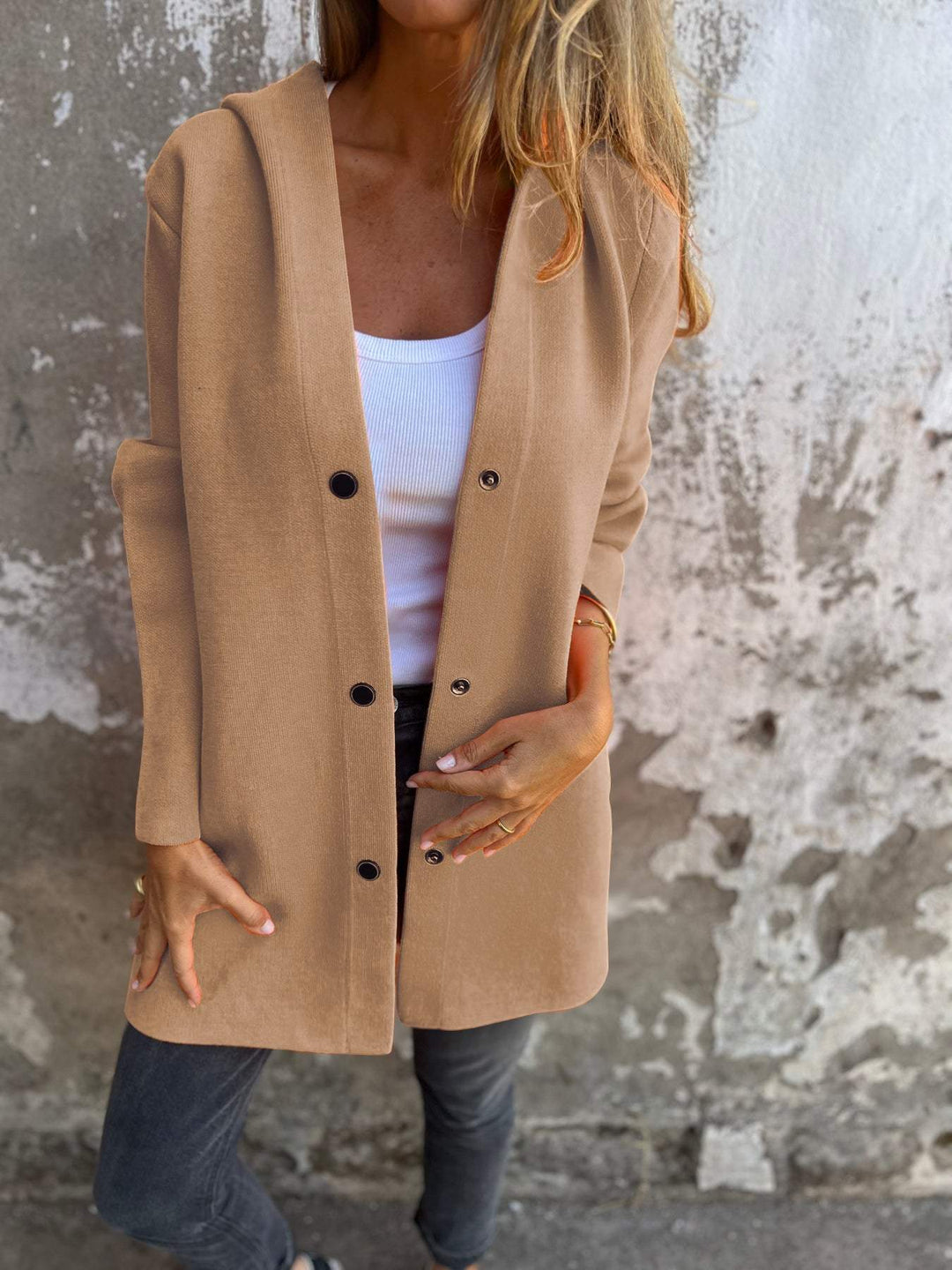 Norah – Lässige einreihige Kapuzenjacke