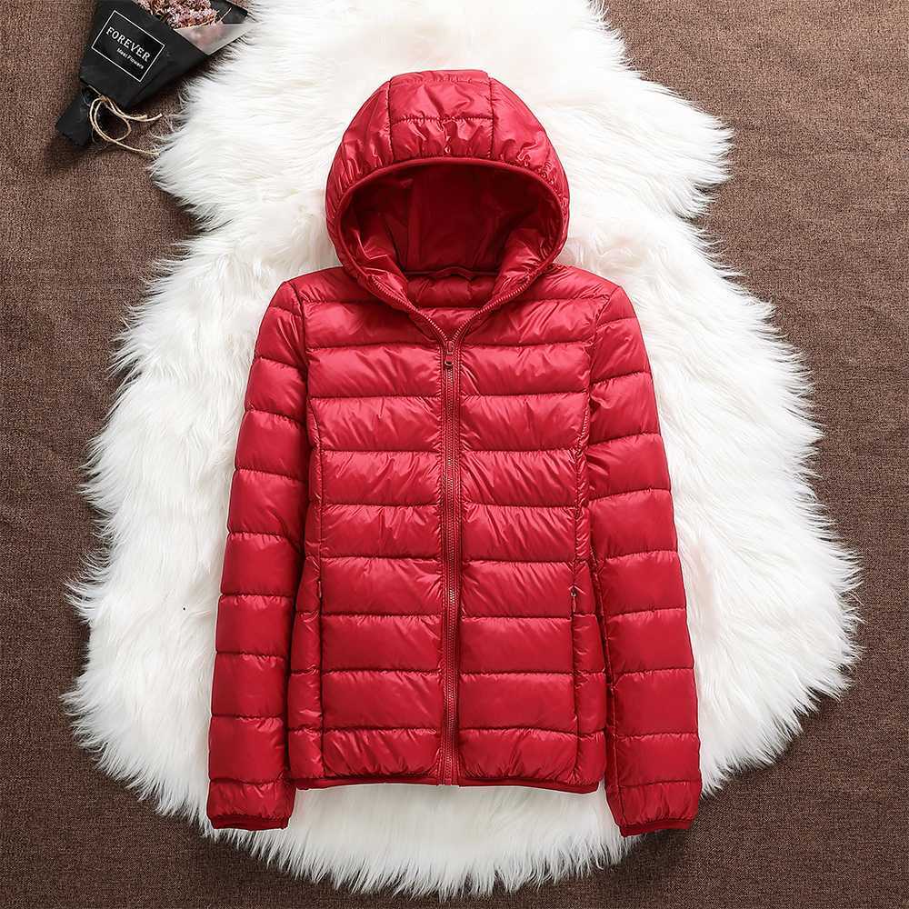 Nathalie – Daunenjacke mit Kapuze für Damen
