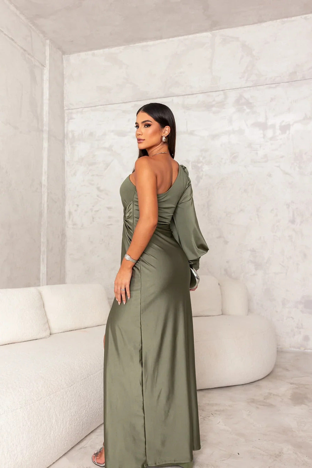 KYARA – Elegantes und raffiniertes Kleid
